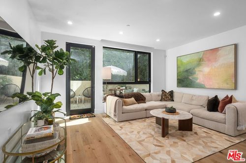 107-724 N Croft Ave, Los Angeles, CA, 90069-1163 | Card Image