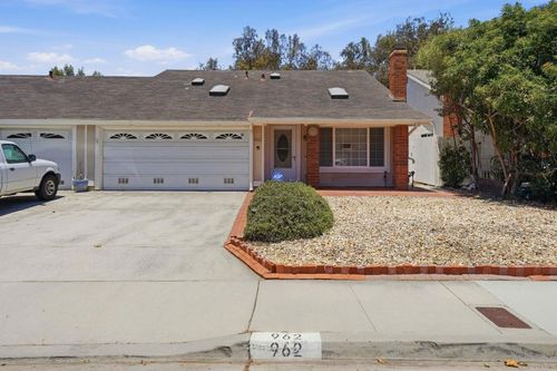 962 Woodgrove Dr, Cardiff by the Sea, CA, 92007-1147 | Card Image