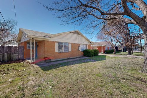 220 W Union Bower Rd, Irving, TX, 75061-7538 | Card Image