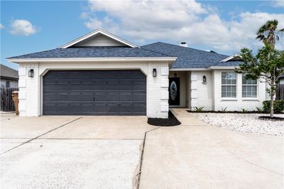 13934 Lighthouse Drive, House other with 3 bedrooms, 2 bathrooms and null parking in Corpus Christi TX | Image 1