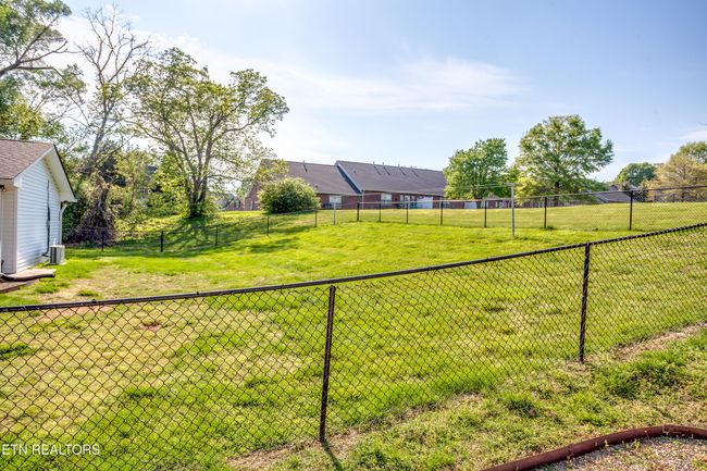 8529 W Emory Rd, House other with 4 bedrooms, 2 bathrooms and null parking in Knoxville TN | Image 8