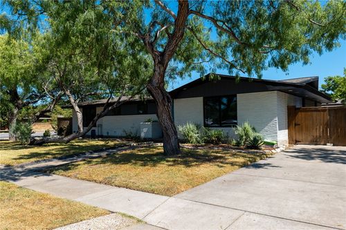 501 Bermuda Pl, Corpus Christi, TX, 78411-2209 | Card Image