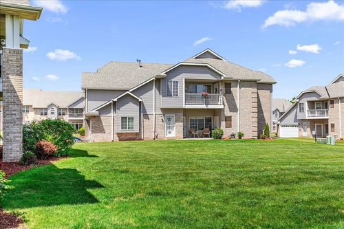 6924 S Rolling Meadows Court, Oak Creek, WI, 53154 | Card Image