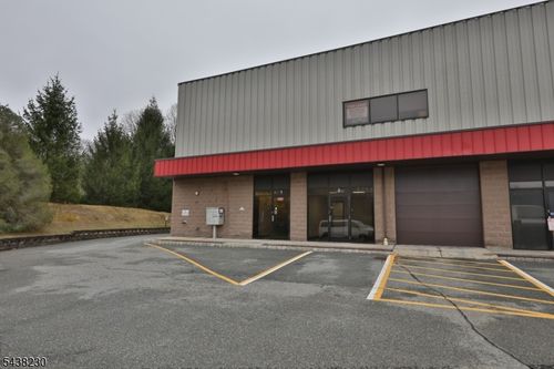 999 Willow Grove St, Hackettstown, NJ, 07840-5001 | Card Image