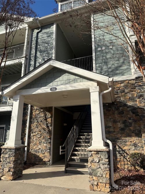 apt-4-700 Vista Lake Dr, Candler, NC, 28715-7188 | Card Image