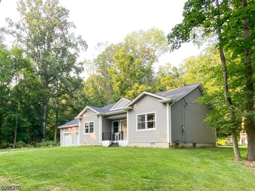 6 Moiyas Rd, Wayne, NJ, 07470-7101 | Card Image
