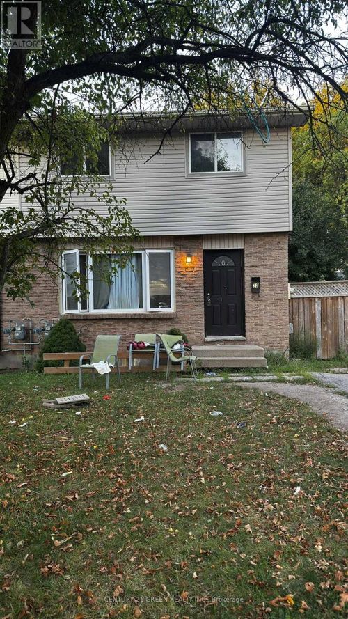 32 Elvira Cres, London, ON, N6E2P4 | Card Image