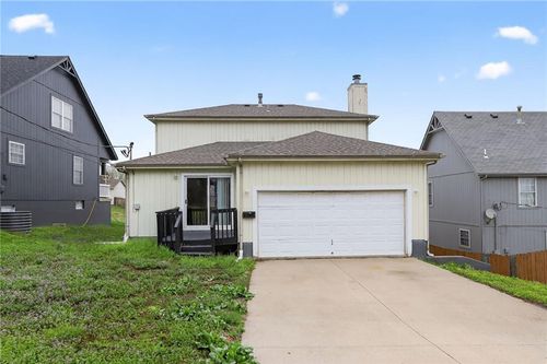 527 Oakland Ave, Kansas City, KS, 66101-2251 | Card Image