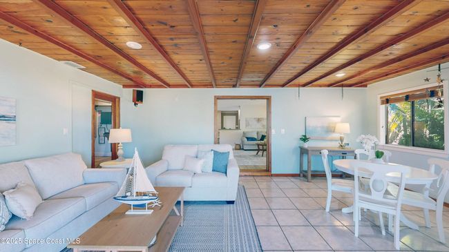 Family room w/tile floors | Image 32