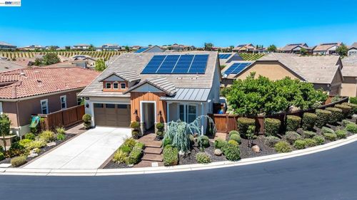 2105 Rioja Way, Brentwood, CA, 94513-5288 | Card Image