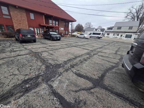 2-207 S Harrison St, Mount Pleasant, IA, 52641-2300 | Card Image