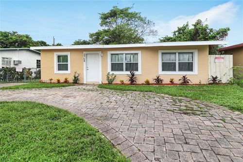 2768 Nw 5th St, Pompano Beach, FL, 33069-2114 | Card Image