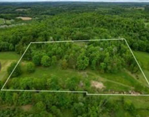 832b Seven Hills Rd, Chicora, PA, 16025-4218 | Card Image