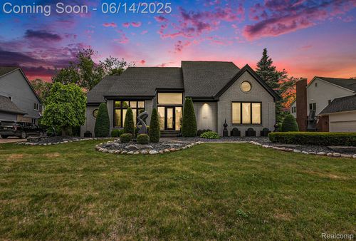 4322 Darlene Dr, Commerce Township, MI, 48382-1597 | Card Image
