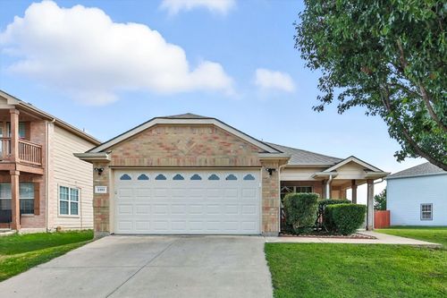 1101 Castle Top Dr, Haslet, TX, 76052-4831 | Card Image