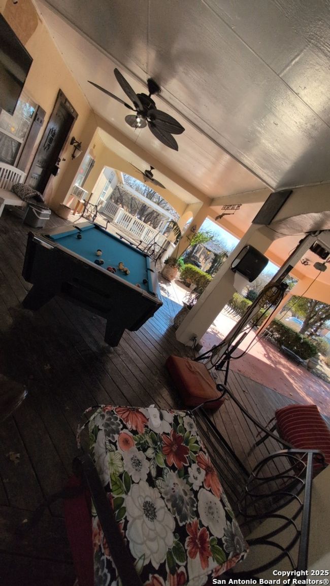 670 Quail Run, House other with 4 bedrooms, 3 bathrooms and null parking in Lytle TX | Image 8