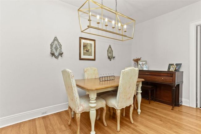 Lovely dining area | Image 4