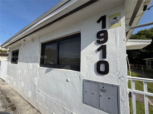 2-1910 Nw 31st St, Miami, FL, 33142-8616 | Card Image