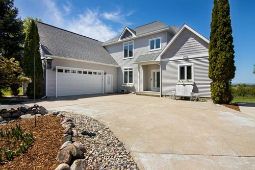 7204 Mcdermott Dr, Kewadin, MI, 49648-8954 | Card Image