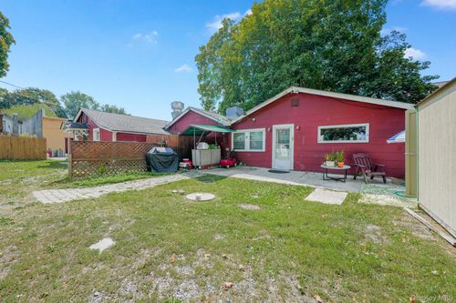 37 Oak St, Greenwood Lake, NY, 10925-2127 | Card Image
