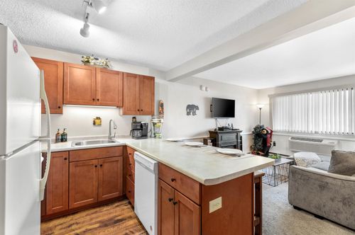 d5-46 Linderhof Golf Course Rd, Glen, NH, 03838-6204 | Card Image