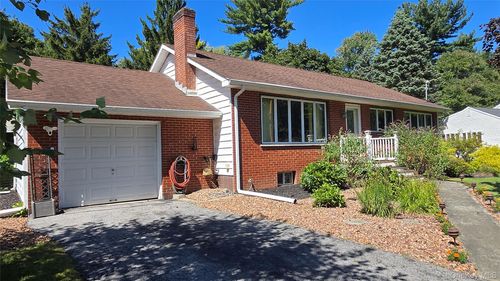 29 Kinry Rd, Poughkeepsie, NY, 12603-5419 | Card Image