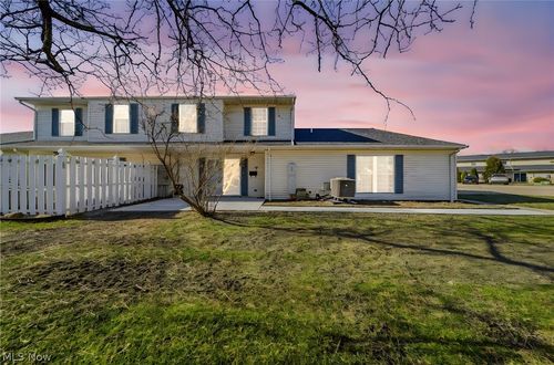 apt-b-7981 Carriage Cir, Mentor, OH, 44060-9384 | Card Image