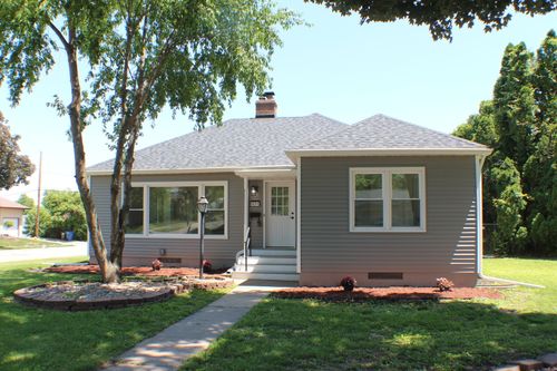 1611 Coffelt Ave, Davenport, IA, 52803-3512 | Card Image