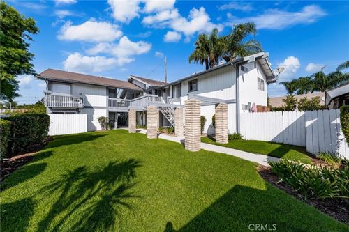 111 Stanford Ave, Fullerton, CA, 92831-4656 | Card Image