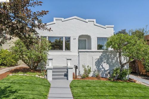 214 Mandalay Rd, Oakland, CA, 94618-2223 | Card Image