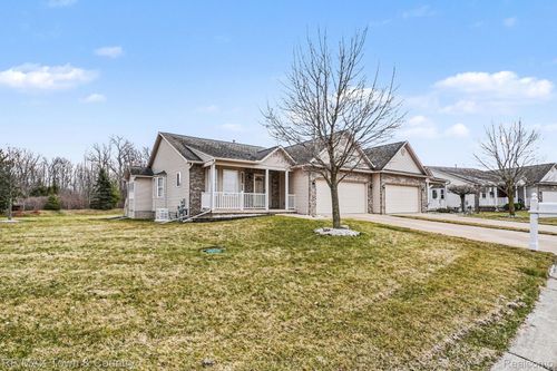 6462 Royal Club Dr, Flushing, MI, 48433-3536 | Card Image