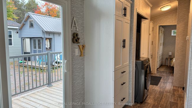 240 Pinewood Park Rd, House other with 2 bedrooms, 1 bathrooms and 4 parking in Haley Station ON | Image 4
