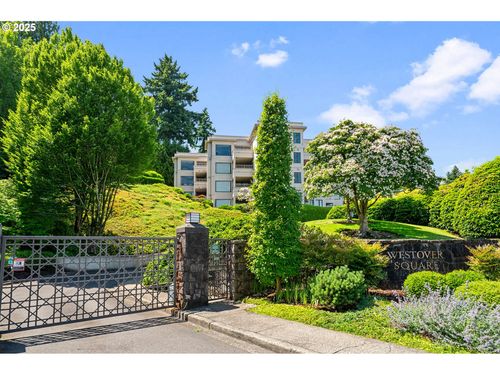 766 Nw Westover Sq, Portland, OR, 97210-3139 | Card Image
