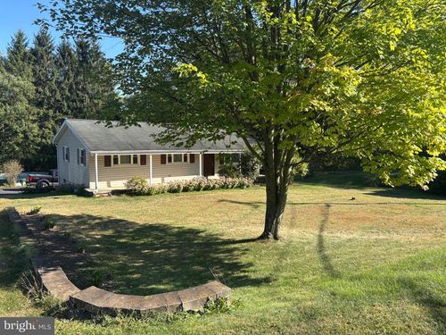 1470 Middle Rd, LEWISTOWN, PA, 17044-3501 | Card Image