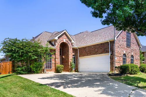 2066 Fair Oaks Cir, Corinth, TX, 76210-8860 | Card Image