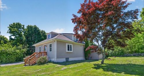 58 Ocean Grove Ave, Swansea, MA, 02777-2515 | Card Image