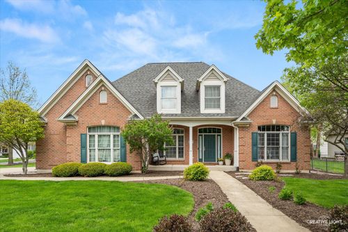 692 Independence Ave, Elburn, IL, 60119-9470 | Card Image