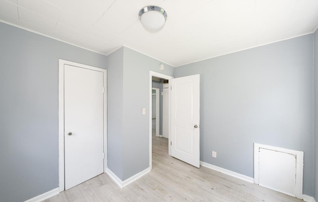 23383 Cayuga Ave, House other with 2 bedrooms, 1 bathrooms and null parking in Hazel Park MI | Image 8