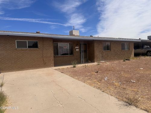 5709 Wren Ave, El Paso, TX, 79924-6616 | Card Image