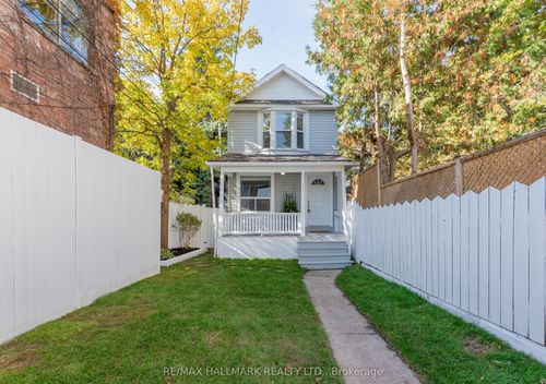 106 Willow Ave, Toronto, ON, M4E3K3 | Card Image