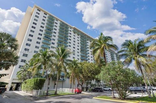 817-19390 Collins Ave, Sunny Isles Beach, FL, 33160-2200 | Card Image