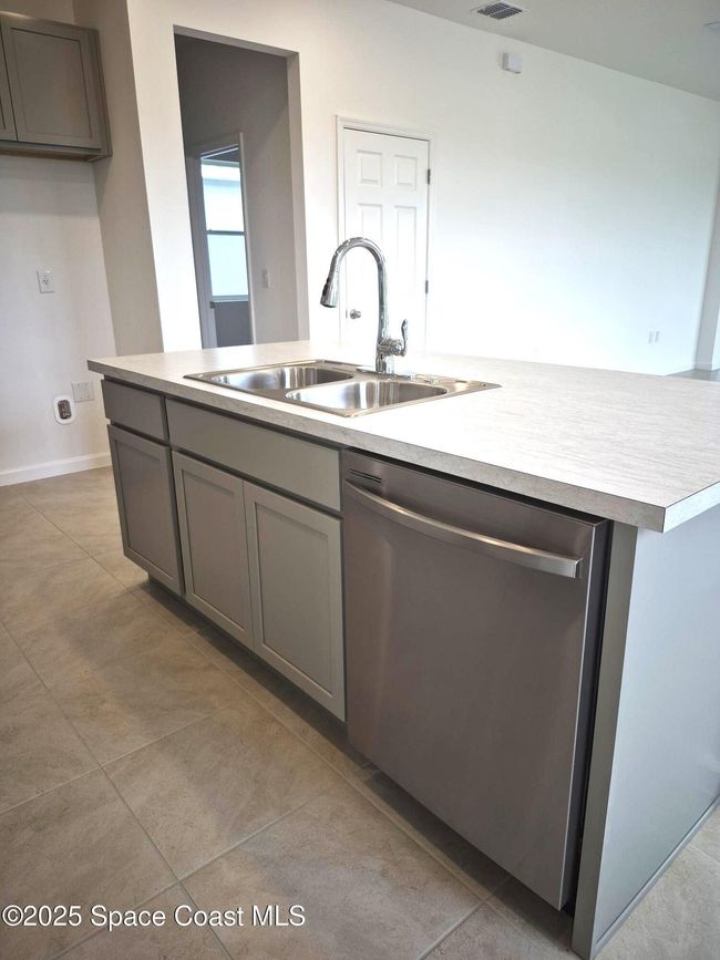 1125 Canfield Cir Se, House other with 3 bedrooms, 2 bathrooms and null parking in Palm Bay FL | Image 7