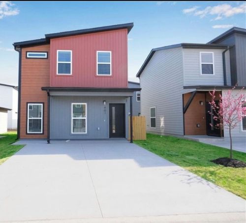 901 Tennessee Ave, Bentonville, AR, 72713-4103 | Card Image