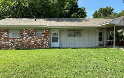 1406 Lynwood St, Gainesville, TX, 76240-5839 | Card Image