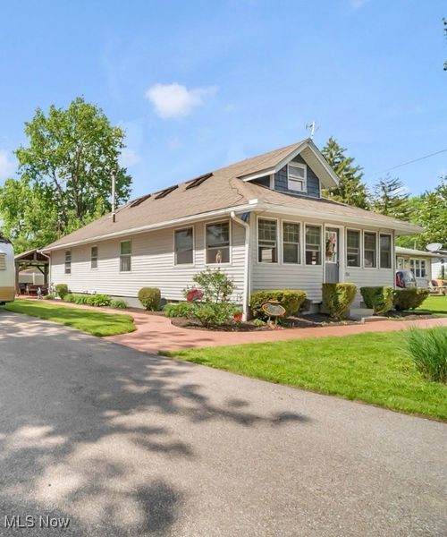 184 Brookshore Dr, Chippewa Lake, OH, 44215-9625 | Card Image