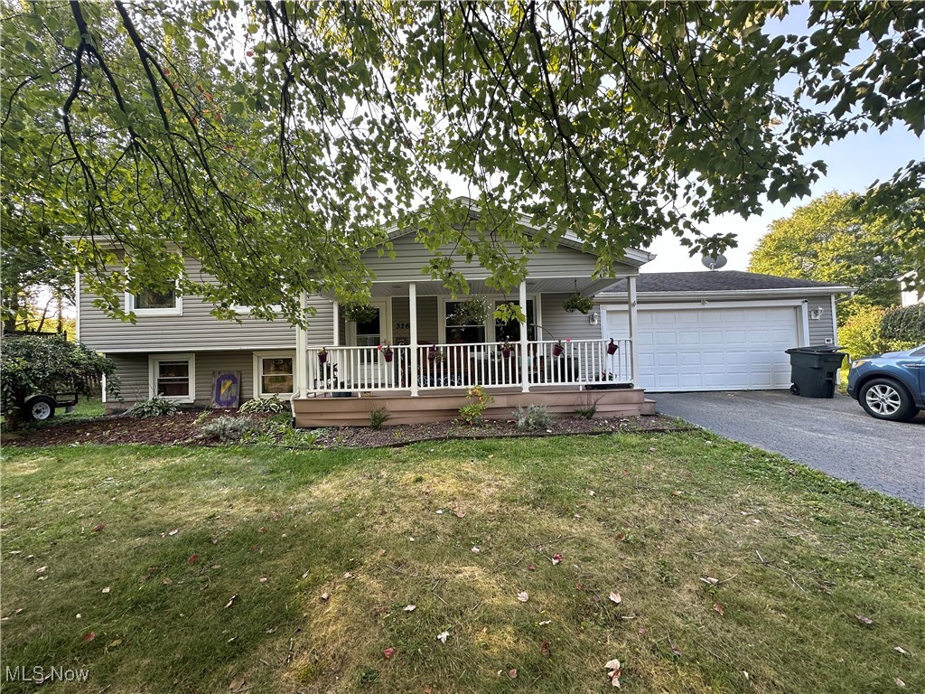 Stewart Ave, Warren, OH 44483