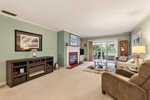 d-1522 Golf View Rd, Madison, WI, 53704-7008 | Card Image
