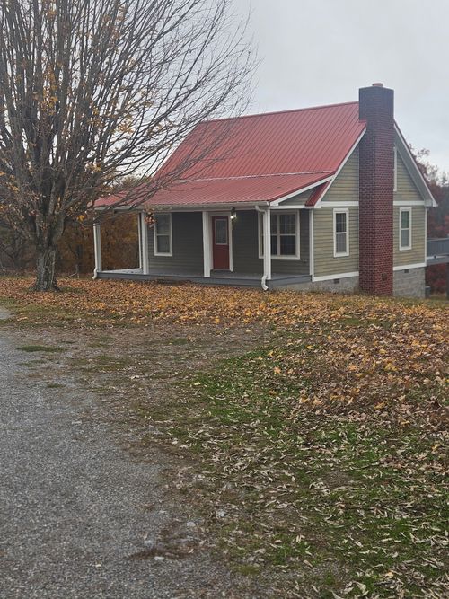 412 Hawkins Rd, Westmoreland, TN, 37186-2557 | Card Image