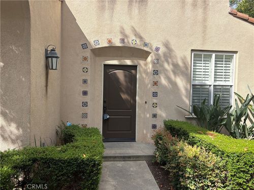 18 League, Irvine, CA, 92602-7061 | Card Image