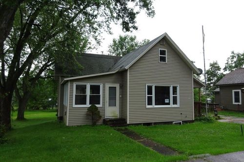 110 E 9th St, Neillsville, WI, 54456-1452 | Card Image